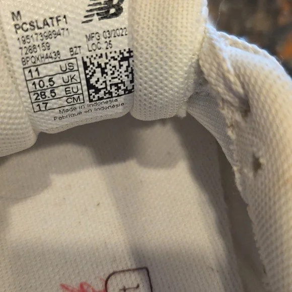 👟Sz. 11 New Balance Women's Cream and Pink Sneakers - Picture 2 of 6